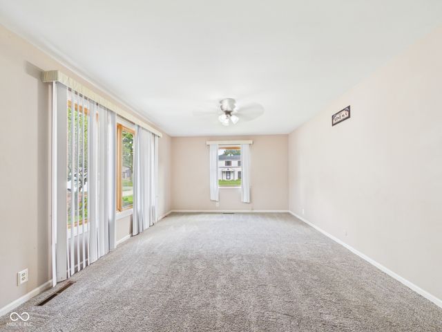 1727 Oakwood Drive, Anderson, IN 46011
