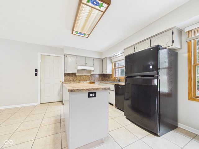 1727 Oakwood Drive, Anderson, IN 46011