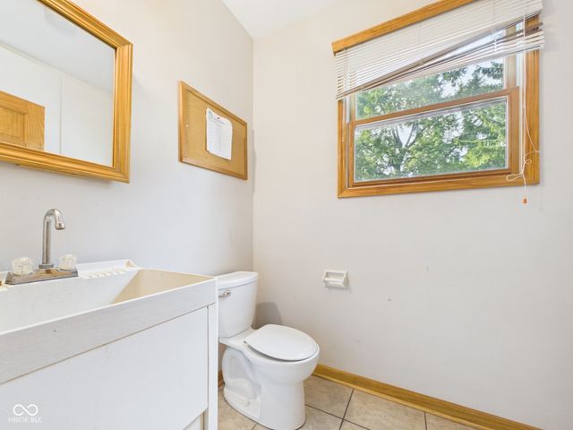 1727 Oakwood Drive, Anderson, IN 46011