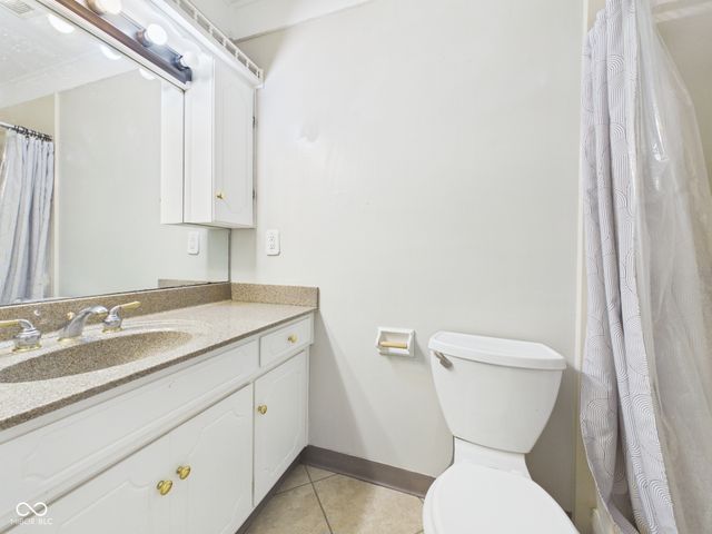 1727 Oakwood Drive, Anderson, IN 46011