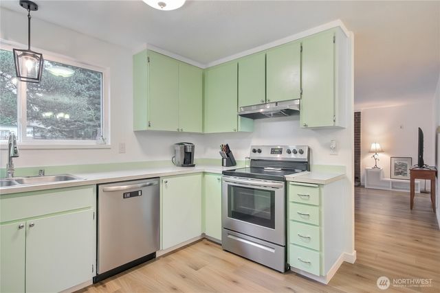 16518 26th Avenue SE, Bothell, WA 98012