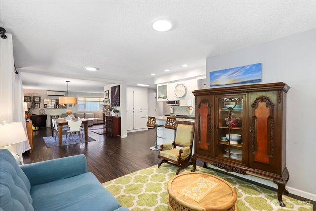 5121 Sunset Drive W, University Place, WA 98467