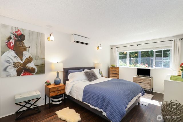 5121 Sunset Drive W, University Place, WA 98467