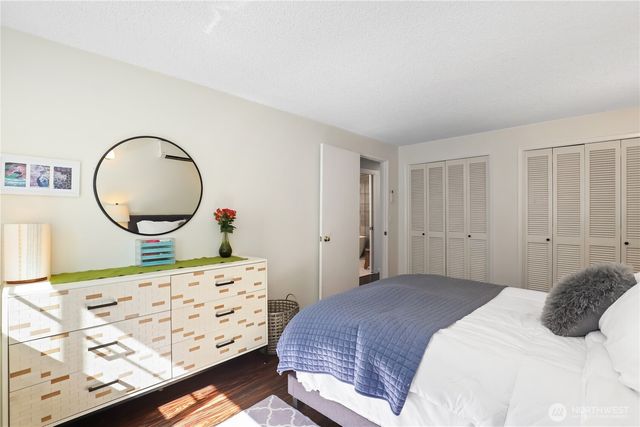 5121 Sunset Drive W, University Place, WA 98467