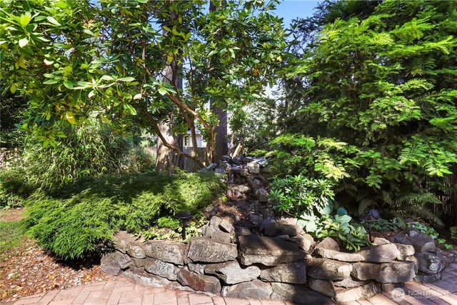 5121 Sunset Drive W, University Place, WA 98467