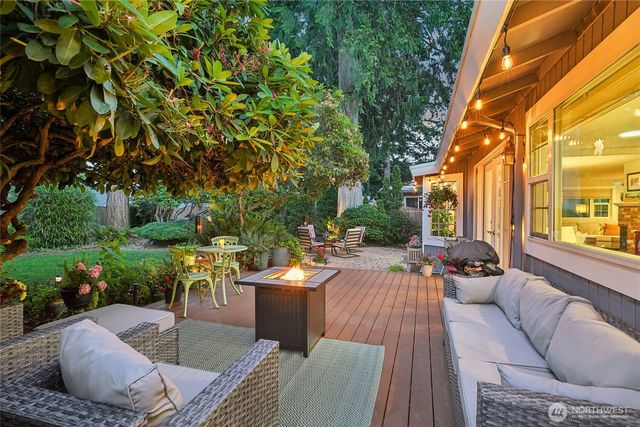 5121 Sunset Drive W, University Place, WA 98467