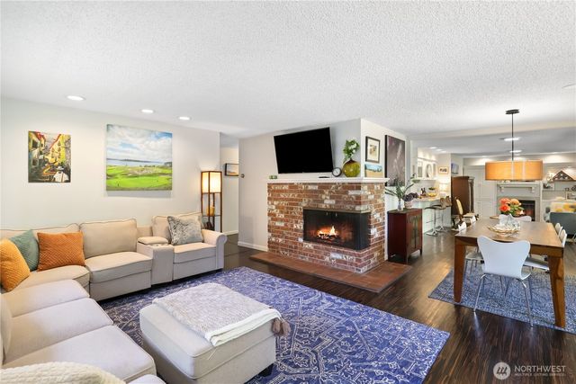 5121 Sunset Drive W, University Place, WA 98467