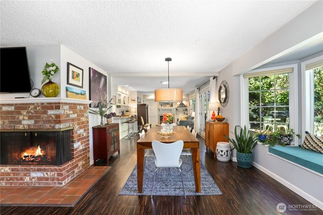 5121 Sunset Drive W, University Place, WA 98467