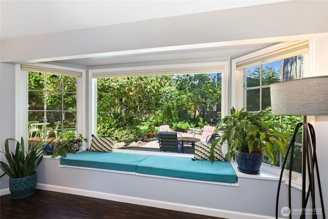 5121 Sunset Drive W, University Place, WA 98467