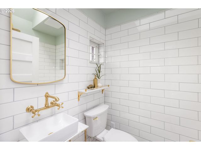 3931 Ne 41ST Ave, Portland, OR 97212