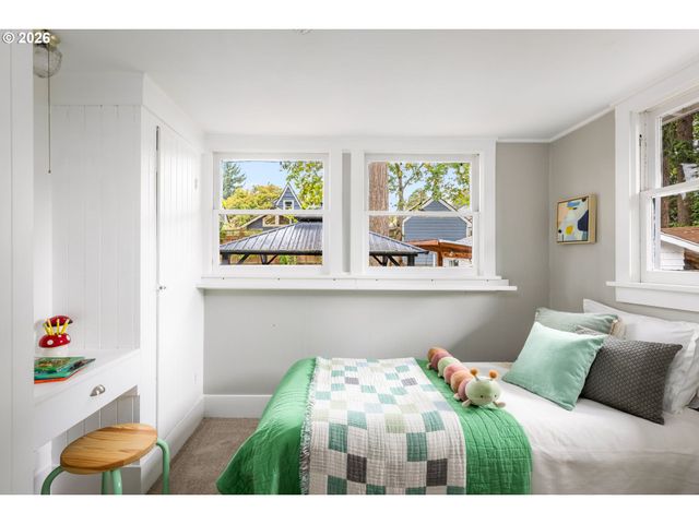 3931 Ne 41ST Ave, Portland, OR 97212