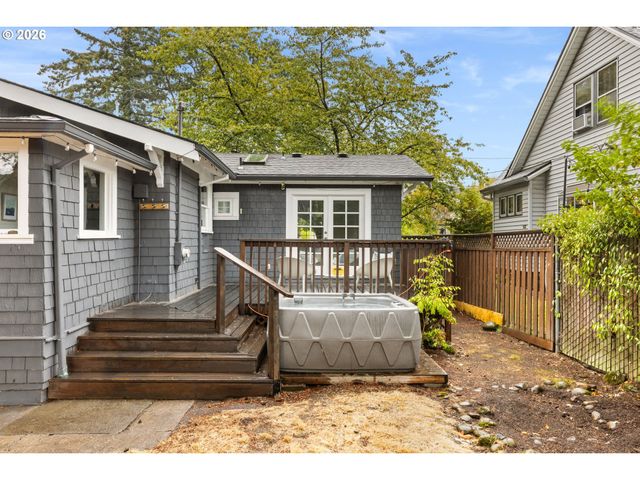 3931 Ne 41ST Ave, Portland, OR 97212