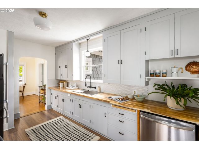 3931 Ne 41ST Ave, Portland, OR 97212