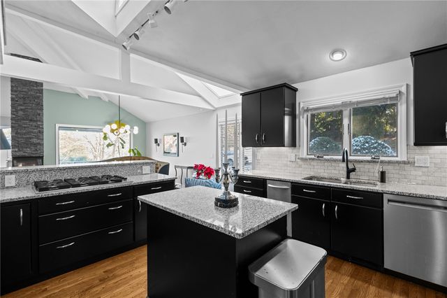 43 Highland Avenue, Warwick, RI 02886