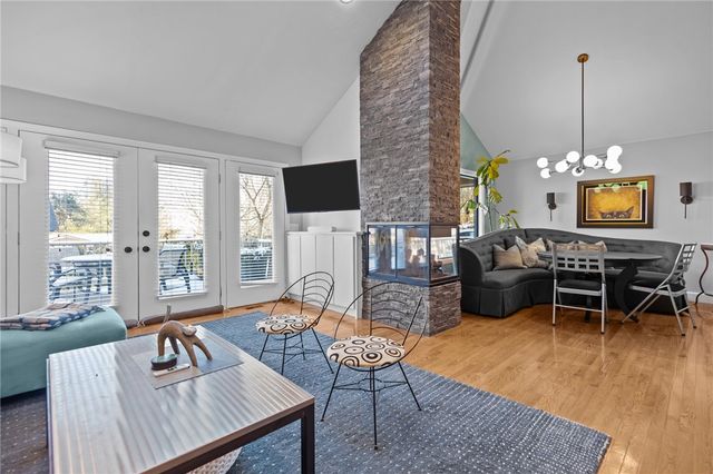 43 Highland Avenue, Warwick, RI 02886