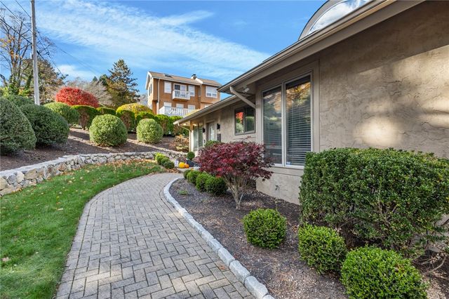 43 Highland Avenue, Warwick, RI 02886