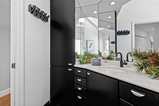 43 Highland Avenue, Warwick, RI 02886