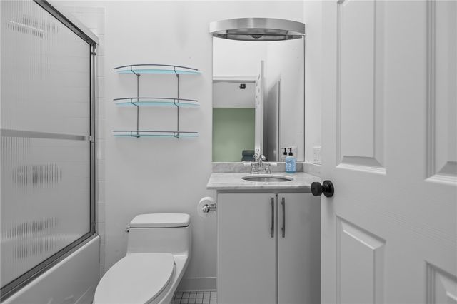 43 Highland Avenue, Warwick, RI 02886