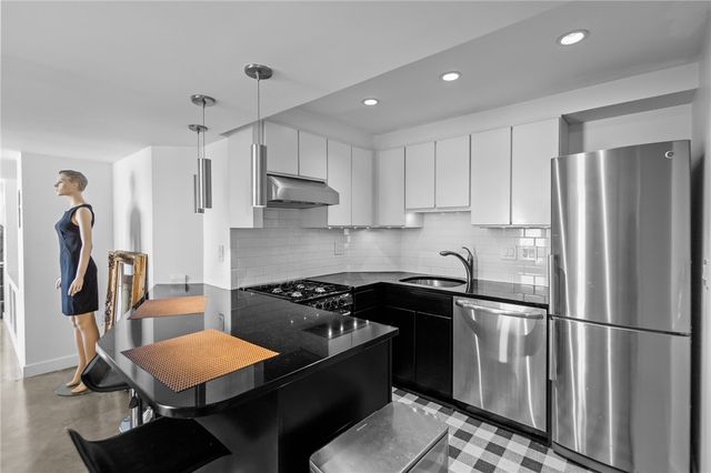 43 Highland Avenue, Warwick, RI 02886