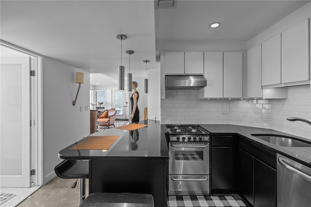 43 Highland Avenue, Warwick, RI 02886