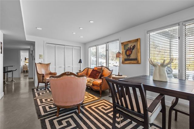 43 Highland Avenue, Warwick, RI 02886