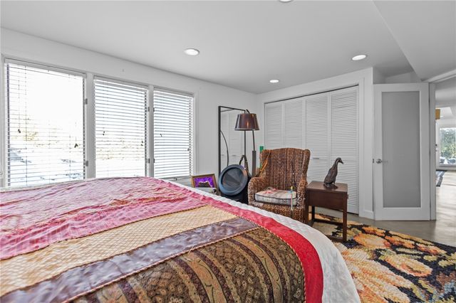 43 Highland Avenue, Warwick, RI 02886