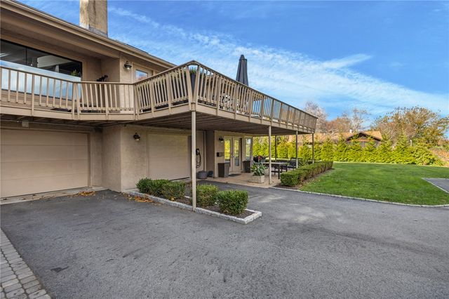 43 Highland Avenue, Warwick, RI 02886