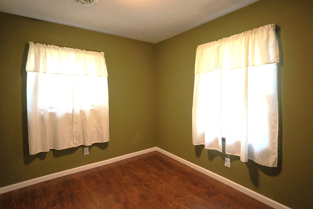 Image 16 of property listing at 22664 N Hails Lane, Texico, IL 62889