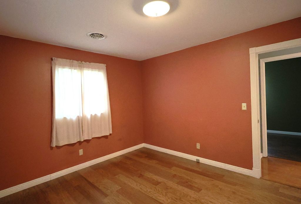 Image 20 of property listing at 22664 N Hails Lane, Texico, IL 62889