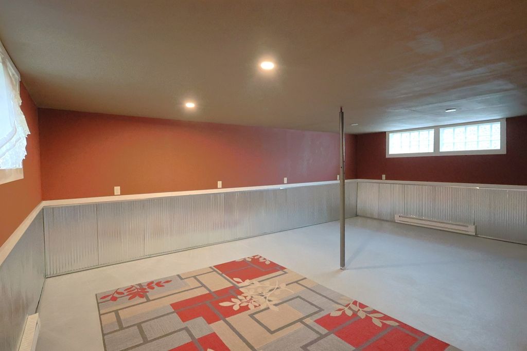 Image 22 of property listing at 22664 N Hails Lane, Texico, IL 62889