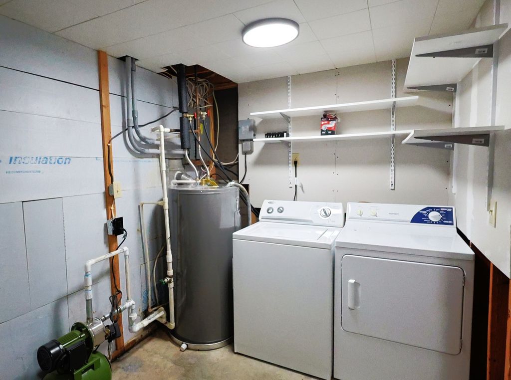 Image 27 of property listing at 22664 N Hails Lane, Texico, IL 62889