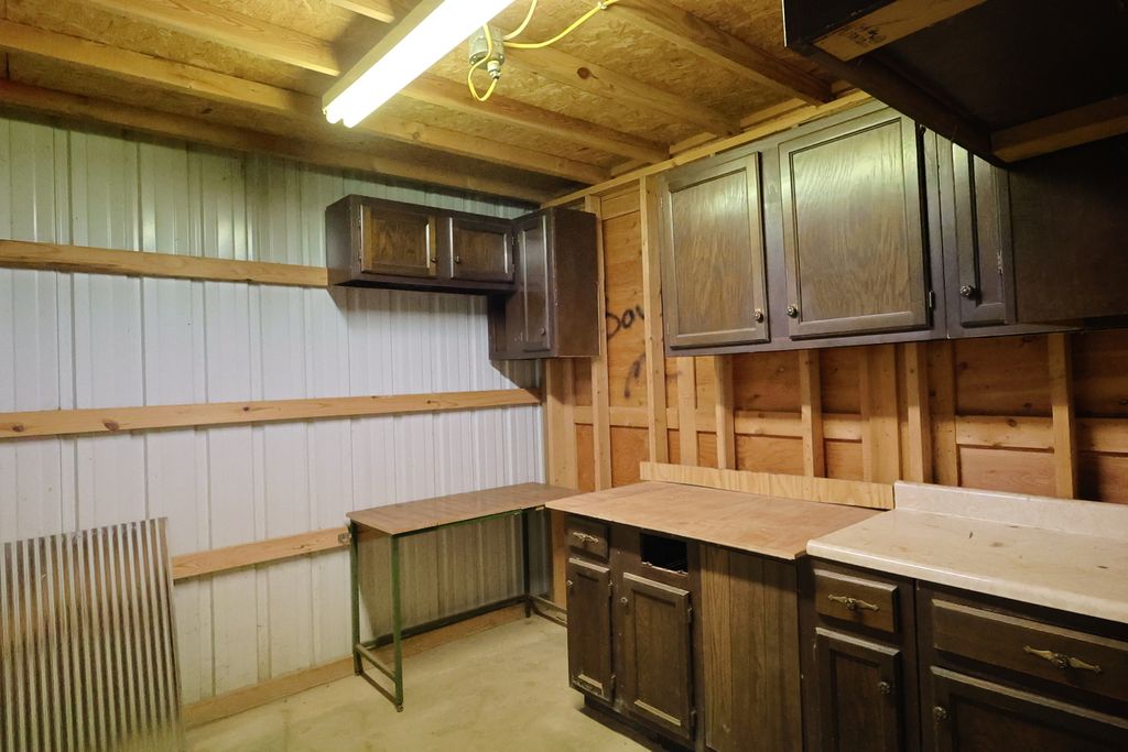 Image 31 of property listing at 22664 N Hails Lane, Texico, IL 62889