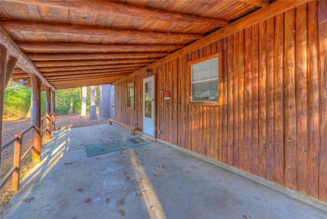 156 Bald Eagle Drive, Livingston, TX 77351