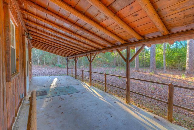 156 Bald Eagle Drive, Livingston, TX 77351