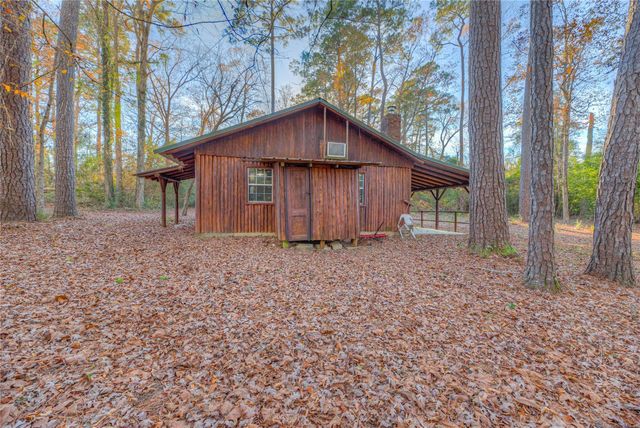 156 Bald Eagle Drive, Livingston, TX 77351