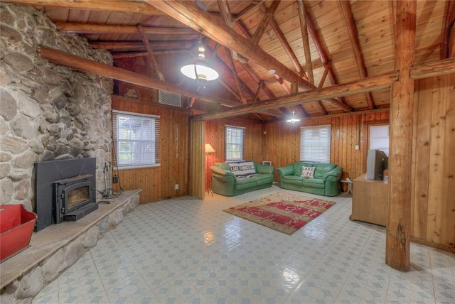 156 Bald Eagle Drive, Livingston, TX 77351