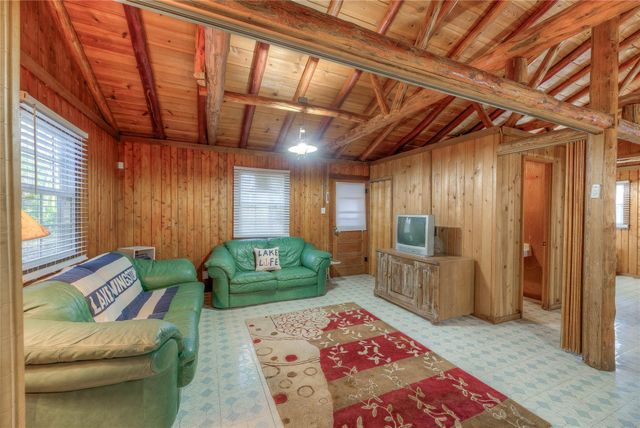 156 Bald Eagle Drive, Livingston, TX 77351