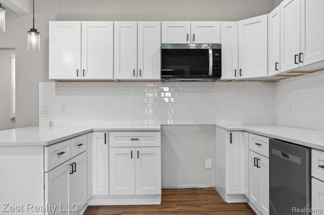 2525 Bewick Street, Detroit, MI 48214