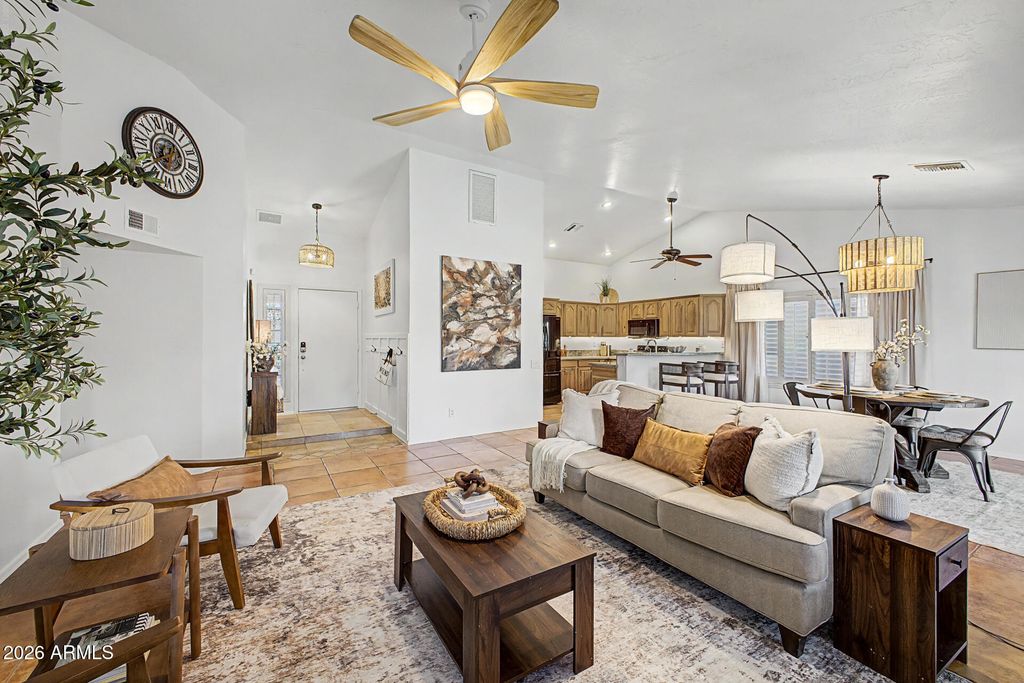 1109 W WICKIEUP Lane, Phoenix, AZ 85027