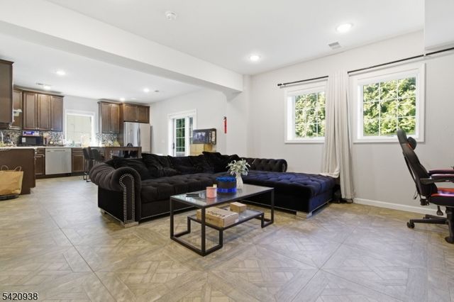 431 Forest St, Kearny Town, NJ 07032