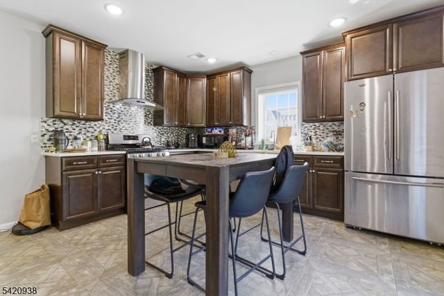 431 Forest St, Kearny Town, NJ 07032