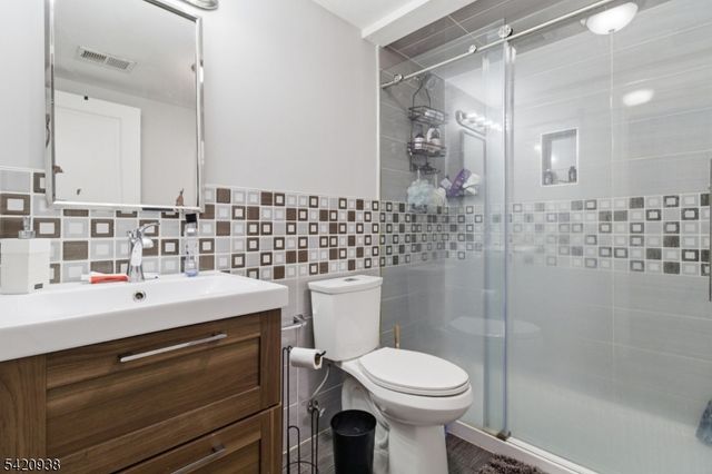 431 Forest St, Kearny Town, NJ 07032