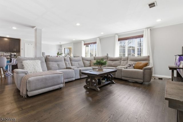 431 Forest St, Kearny Town, NJ 07032