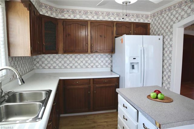 1833 South Hill Avenue, Winston-salem, NC 27127