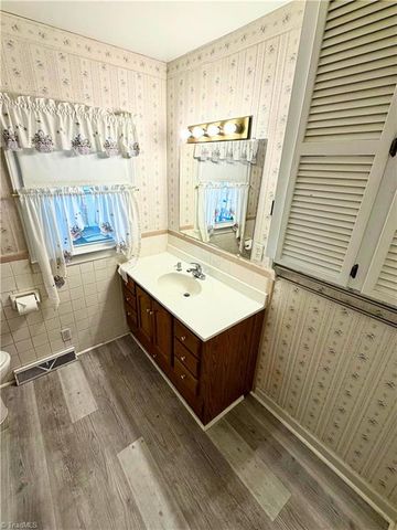 1833 South Hill Avenue, Winston-salem, NC 27127