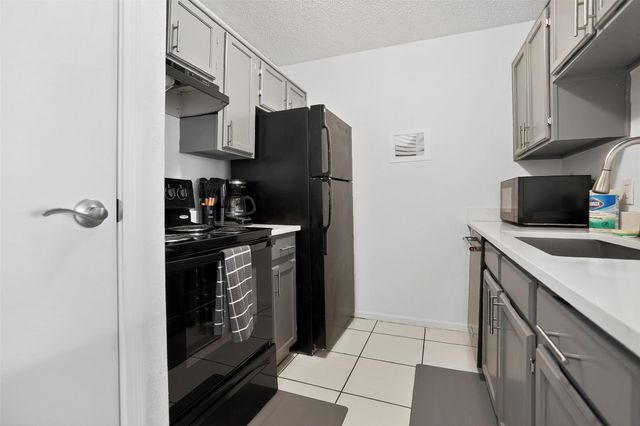 3770 Lovers Wood Lane 610, Houston, TX 77014