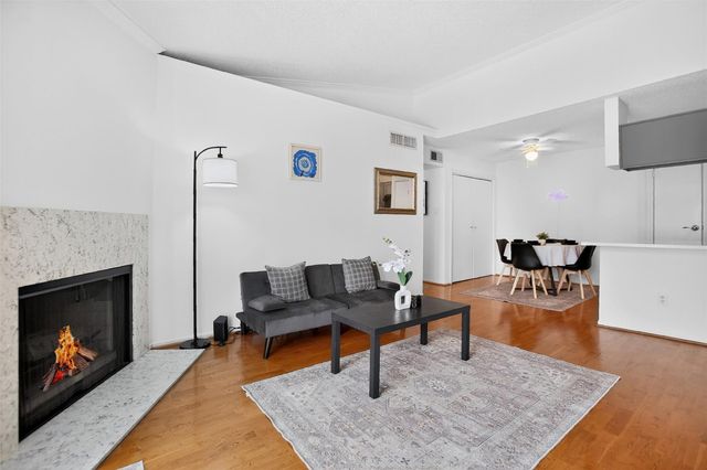 3770 Lovers Wood Lane 610, Houston, TX 77014