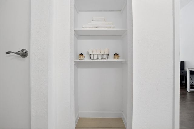 3770 Lovers Wood Lane 610, Houston, TX 77014