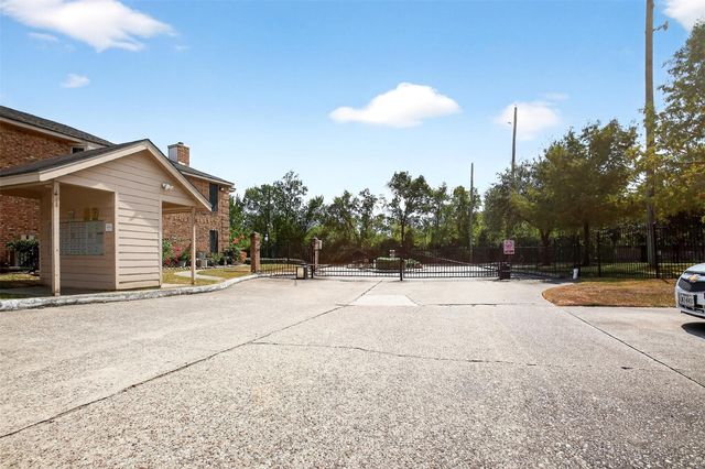 3770 Lovers Wood Lane 610, Houston, TX 77014