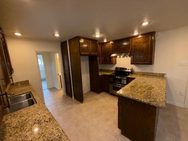 2516 Continental Dr, Modesto, CA 95355